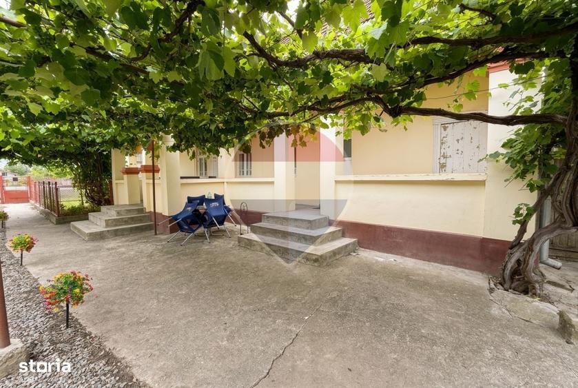 Casă cu 2 camere în Central