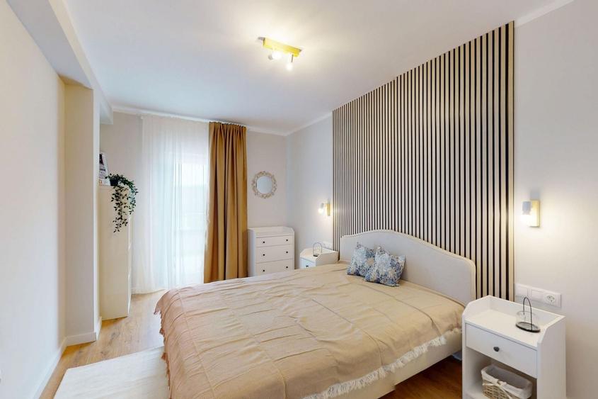 Penthouse cu 3 camere semidecomandat, mobilat în Exterior Vest