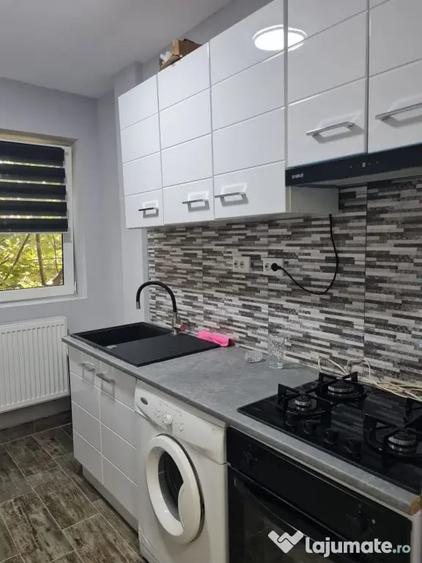 Apartament cu 2 camere decomandat în Democrației
