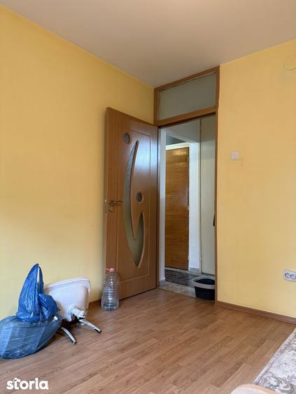 Apartament cu 3 camere decomandat în Rahova