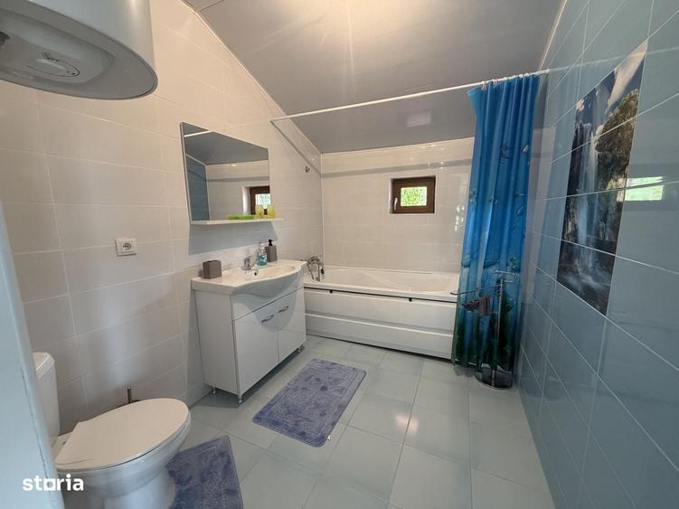 Casă cu 4 camere cu Teren 1175 Mp în Central