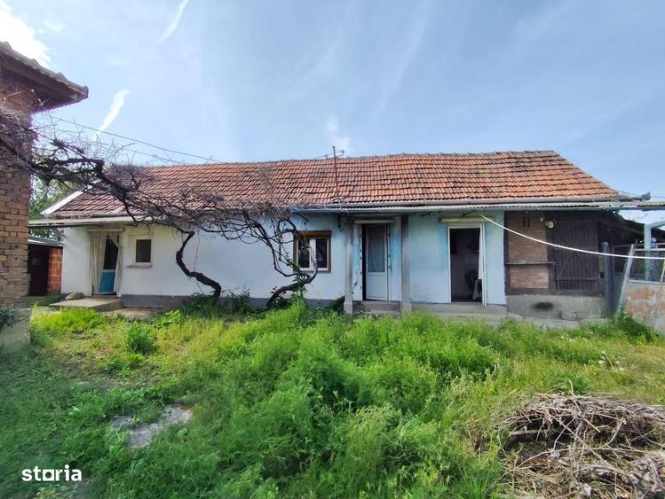 Casă cu 4 camere cu Teren 4122 Mp în Petid