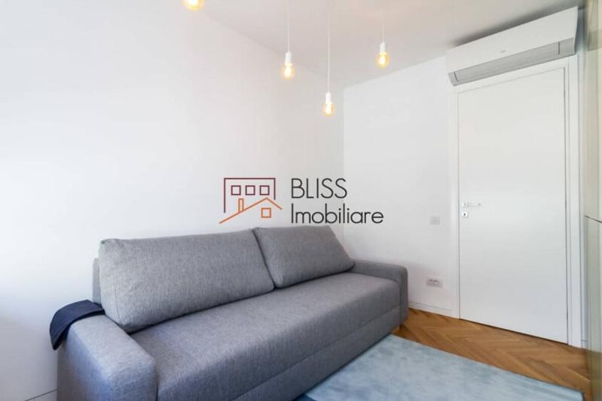 Apartament cu 4 camere decomandat în Victoriei