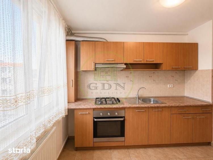 Apartament cu 4 camere decomandat în Rahova