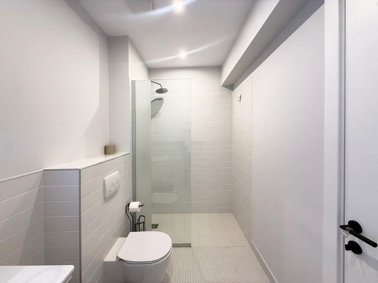 Apartament cu 3 camere decomandat în Străulești
