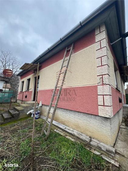 Casă cu 4 camere cu Teren 2000 Mp în Vest