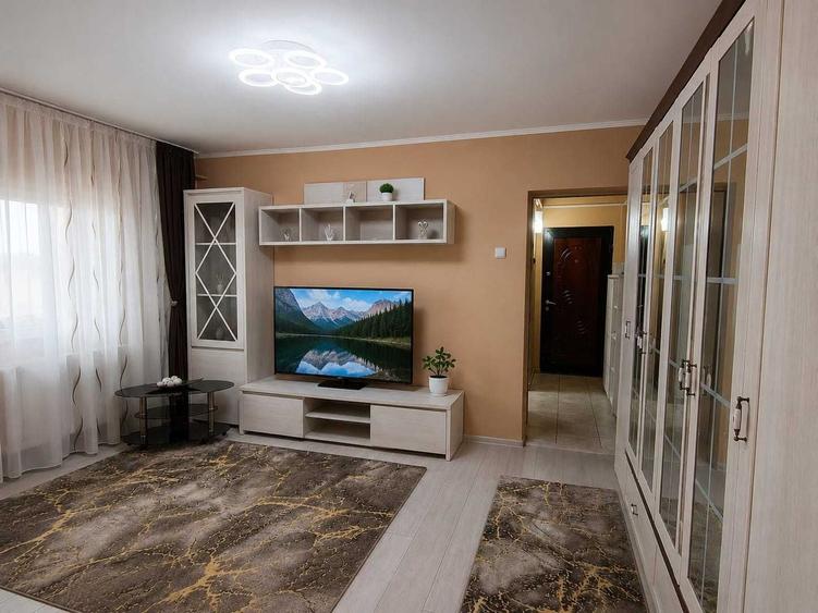Apartament cu 2 camere semidecomandat în Aurel Vlaicu