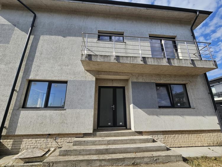 Duplex cu 5 camere cu Canalizare în Chiajna