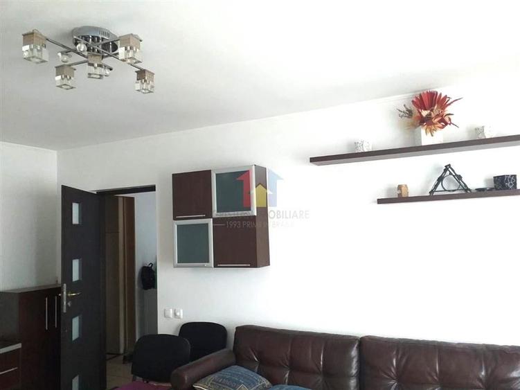 Apartament cu 3 camere decomandat, mobilat în Viziru 3
