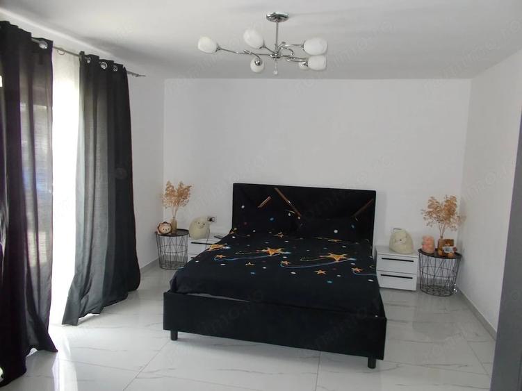 Casă cu 4 camere cu Teren 325 Mp în Parța