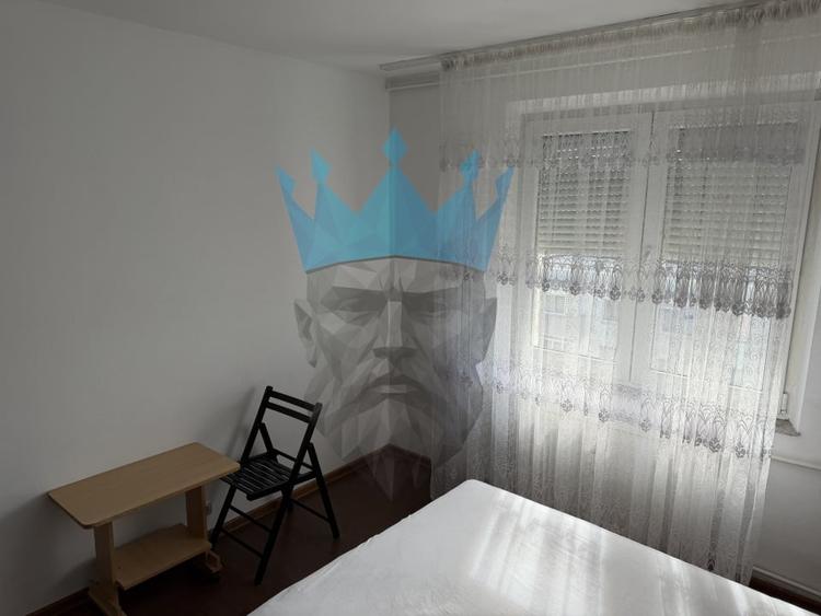 Apartament cu 3 camere decomandat, mobilat în Vitan