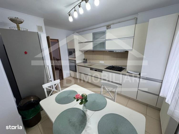 Apartament cu 3 camere semidecomandat în Unirii