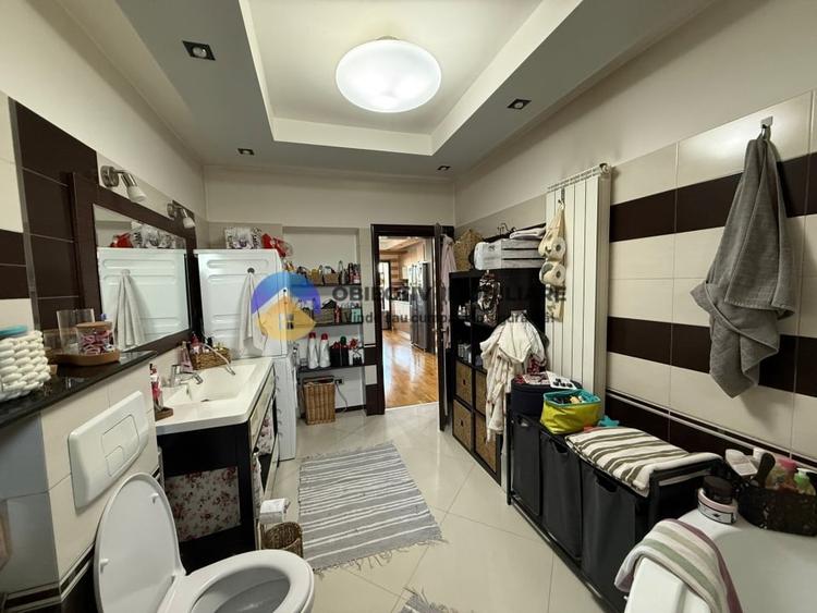 Apartament cu 3 camere decomandat în 1 Mai