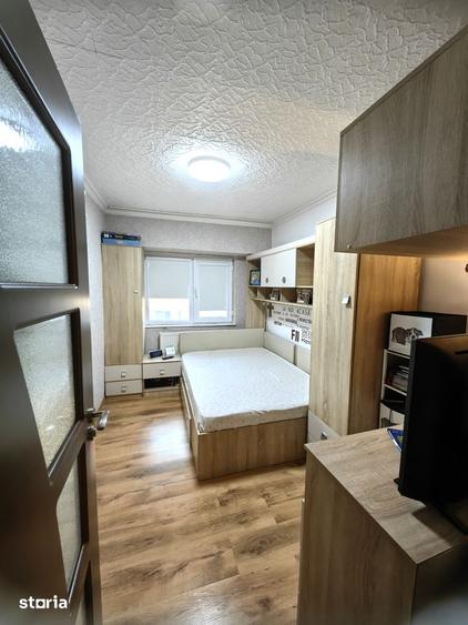 Apartament cu 4 camere decomandat, mobilat în Central