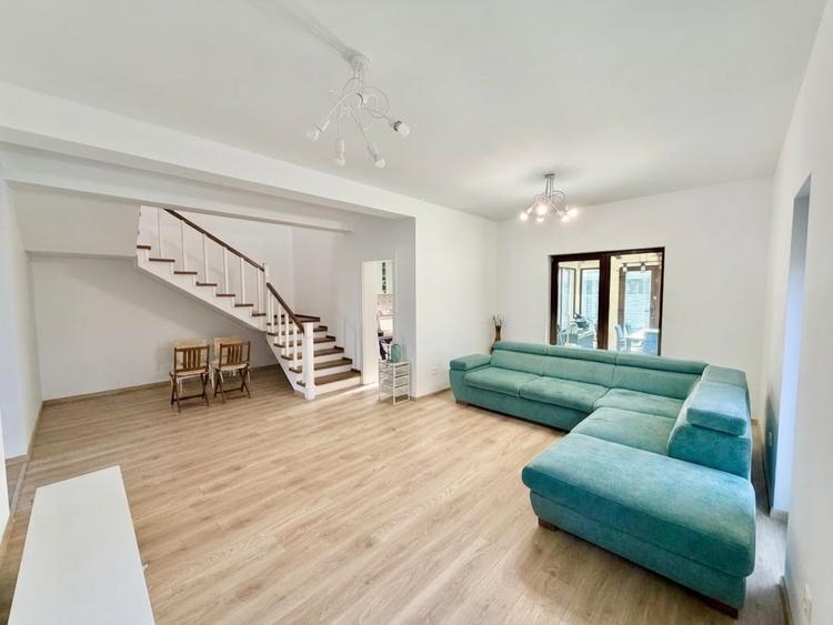 Duplex cu 5 camere cu Canalizare în Moșnița Nouă