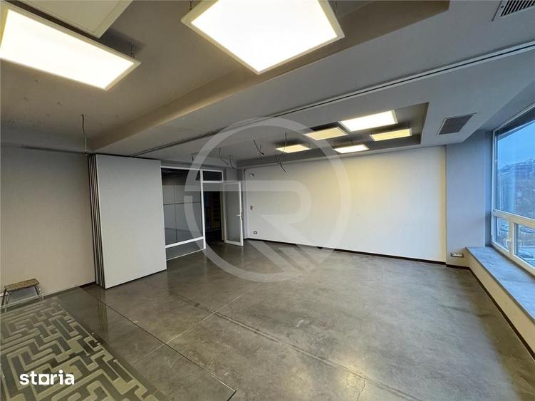Spațiu comercial, de 1,200 mp, în Florești