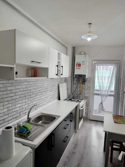 Apartament cu 2 camere decomandat în Calea București