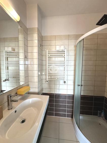 Apartament cu 3 camere semidecomandat, mobilat în Mihai Bravu