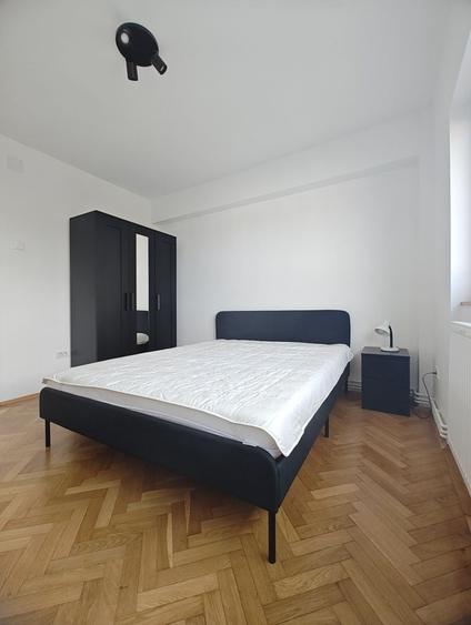 Apartament cu 4 camere decomandat în Ultracentral