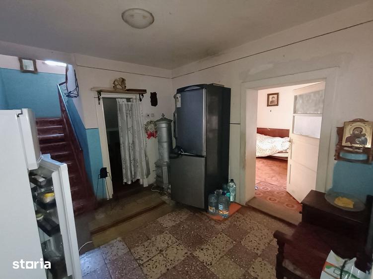 Casă cu 5 camere cu Teren 1100 Mp în Central