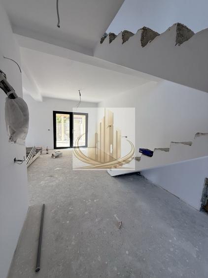 Duplex cu 4 camere cu Canalizare în Sânandrei