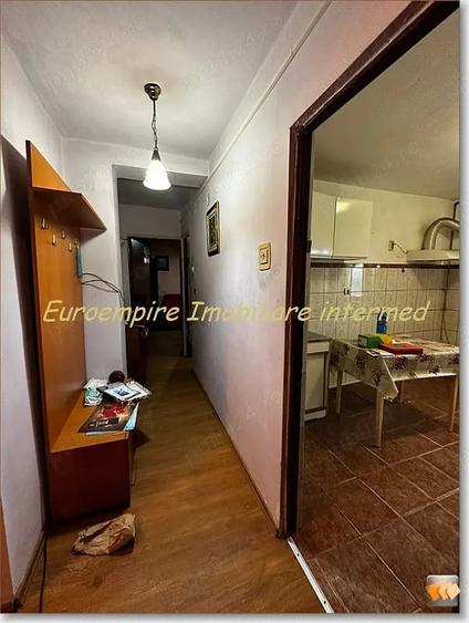 Apartament cu 2 camere decomandat în Poarta 6