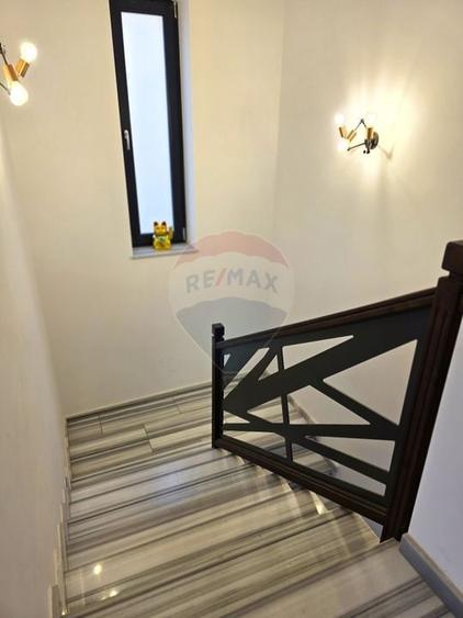 Casă individuală cu 4 camere cu Teren 150 Mp în Micro 14