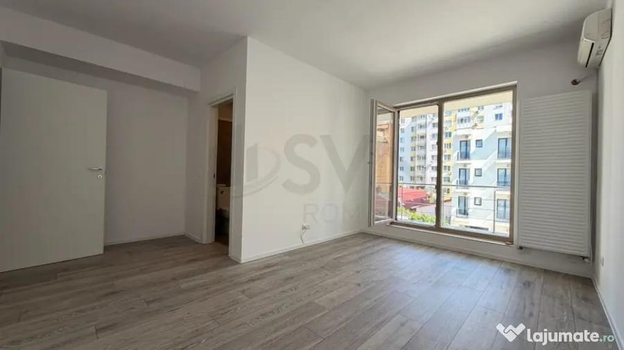 Apartament cu 4 camere semidecomandat în Iancului
