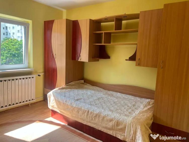 Apartament cu 4 camere decomandat în Timpuri Noi