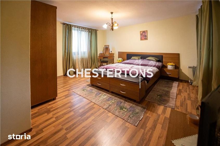 Casă cu 8 camere cu Teren 814 Mp în Hoghiz