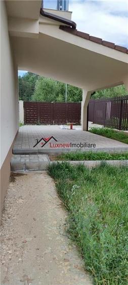 Casă individuală cu 5 camere cu Canalizare în Luna de Sus