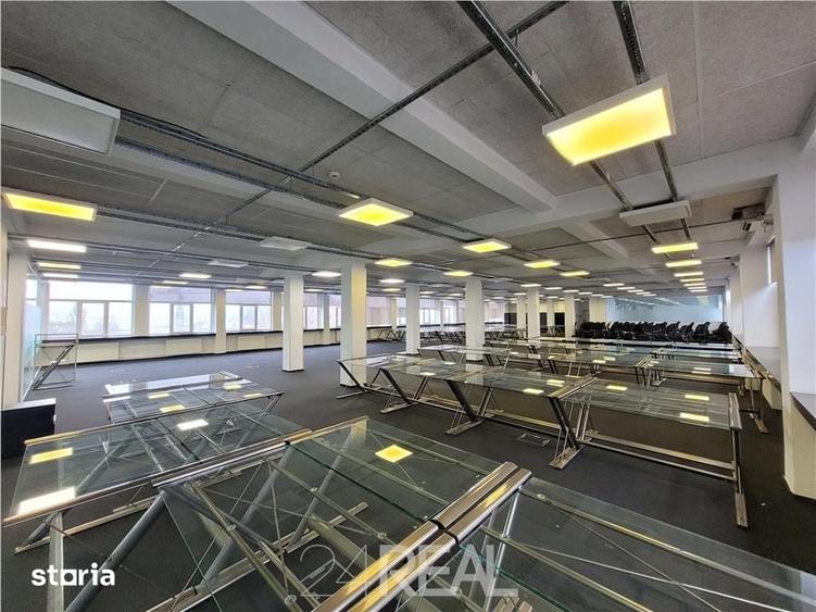 Spațiu comercial, de 835 mp, în Industriilor