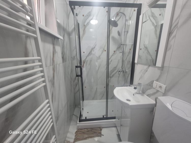 Apartament cu 3 camere semidecomandat, mobilat în Dărmănești
