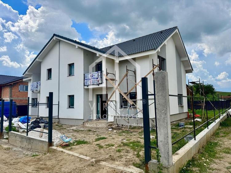 Duplex cu 4 camere cu Canalizare în Șura Mare