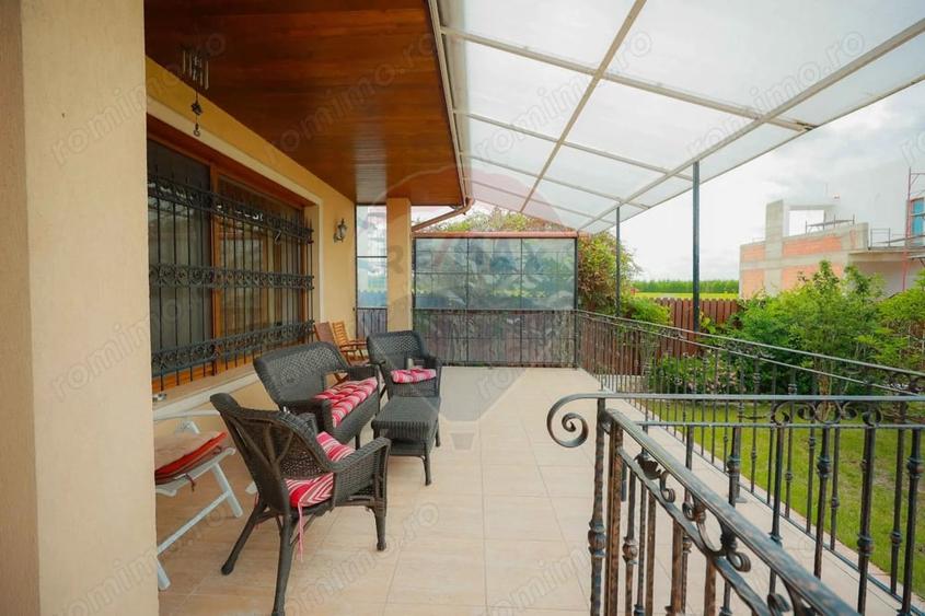 Casă cu 5 camere cu Teren 1000 Mp în Sânmartin