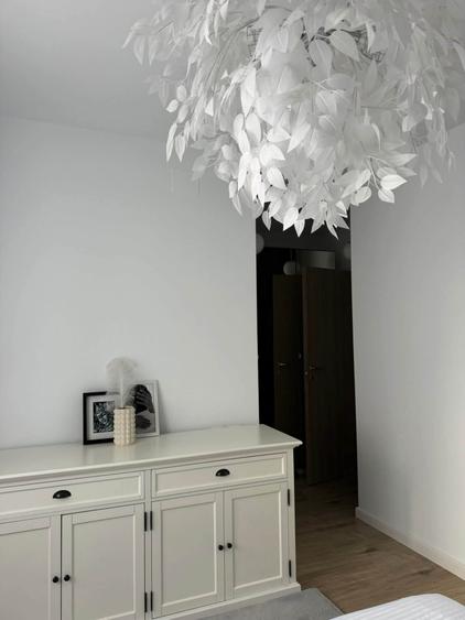 Apartament cu 4 camere semidecomandat în Băneasa