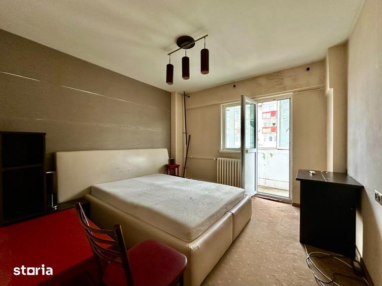 Apartament cu 3 camere decomandat în Drumul Taberei