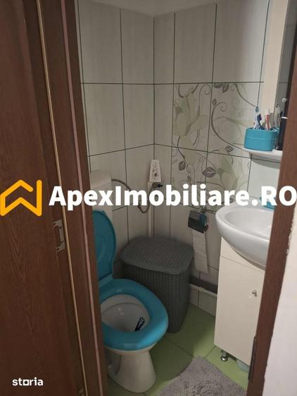 Apartament cu 3 camere decomandat în Andronache