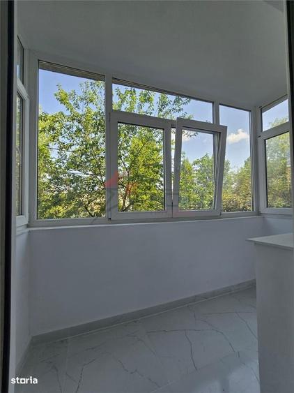 Apartament cu 4 camere decomandat în Dacia