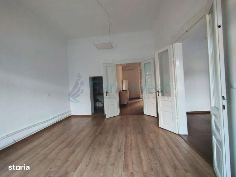 Apartament cu 4 camere în Ultracentral