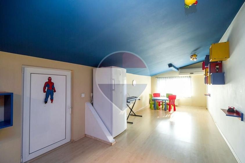 Apartament cu 6 camere semidecomandat, mobilat în Apărătorii Patriei