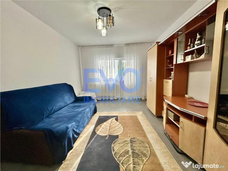 Apartament cu 3 camere decomandat în Mircea cel Bătrân