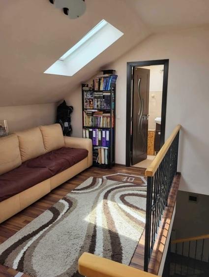 Apartament cu 3 camere semidecomandat, mobilat în Florești