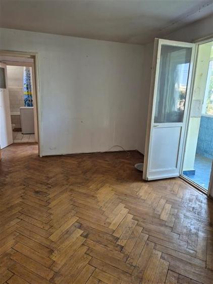 Apartament cu 2 camere semidecomandat în Titan