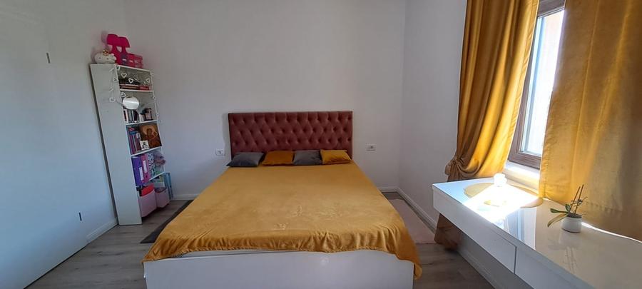 Casă individuală cu 5 camere cu Canalizare în Giroc