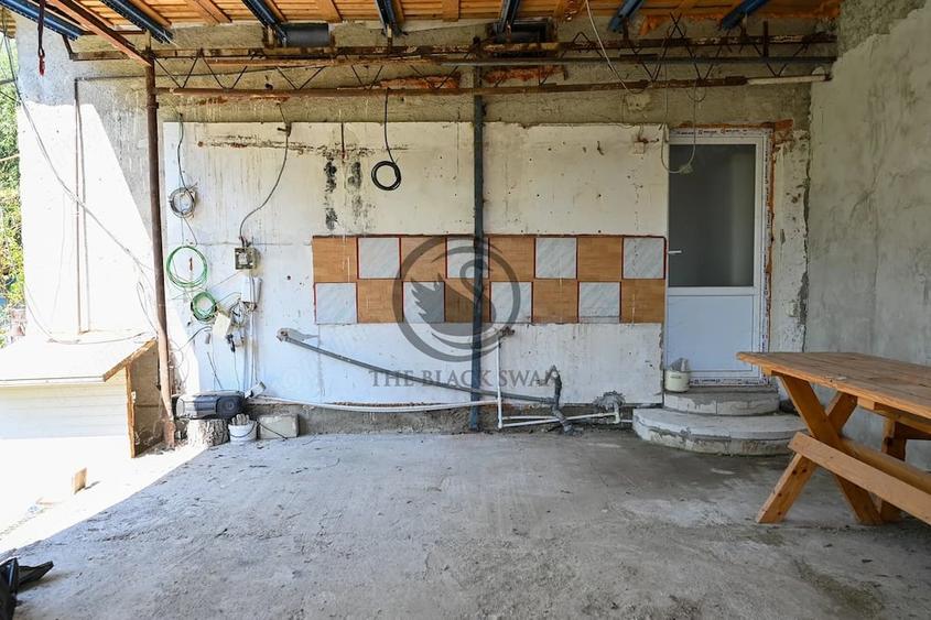 Casă cu 1 camere cu Teren 2846 Mp în Coada Izvorului