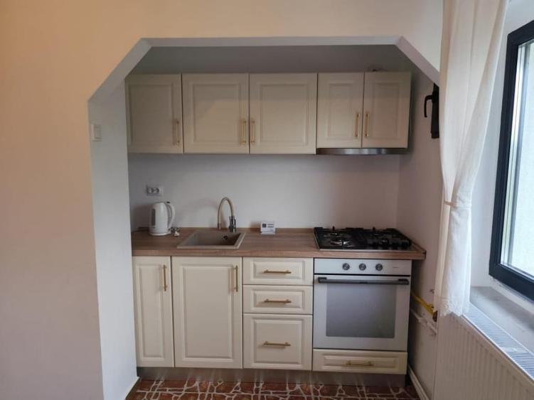 Apartament cu 2 camere decomandat în Poiana