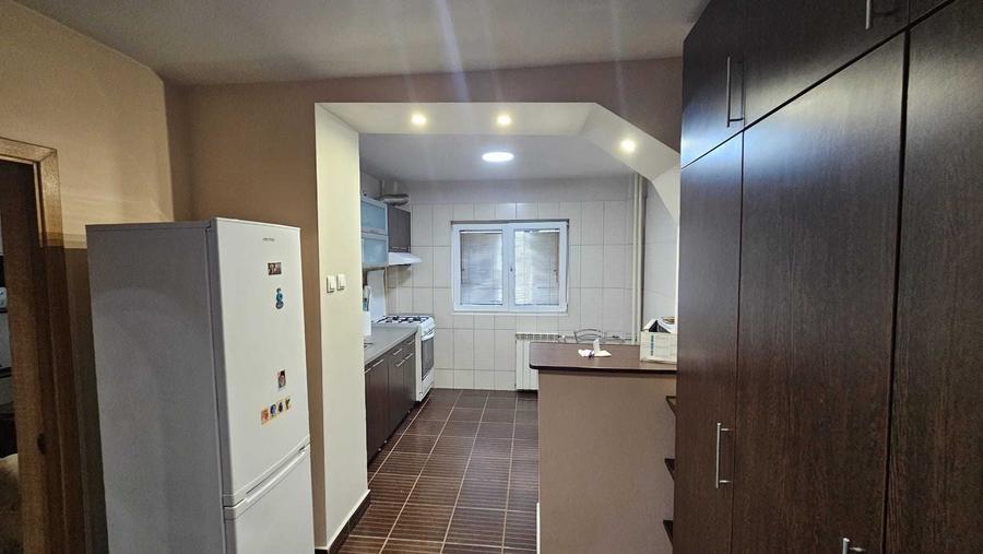 Apartament cu 2 camere semidecomandat în Dristor