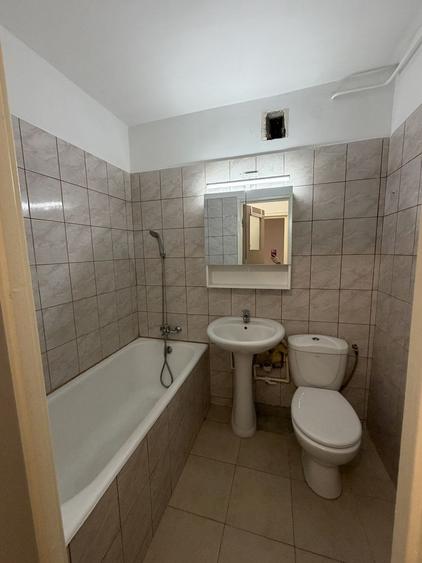 Apartament cu 3 camere decomandat în Politehnica