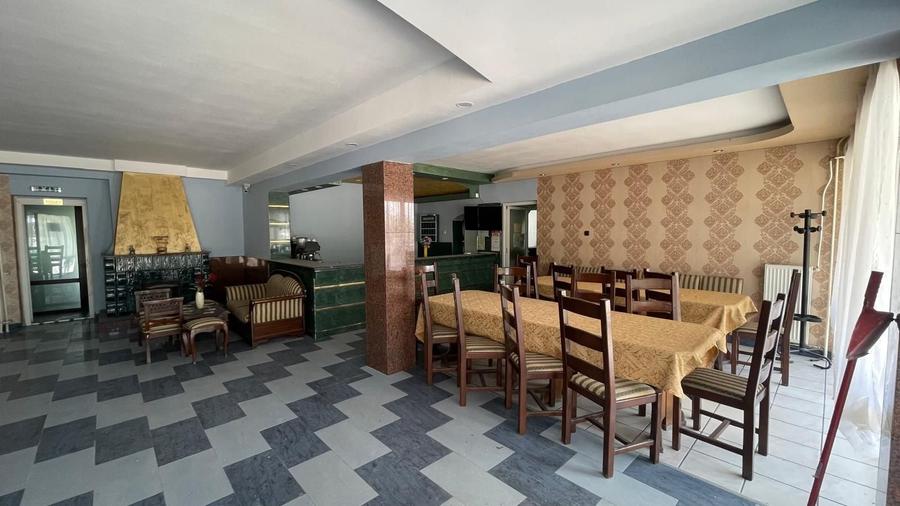 Spațiu comercial, de 2,100 mp, în Borș